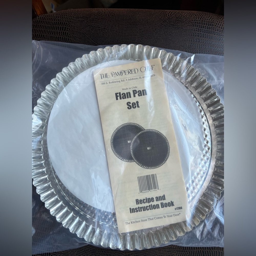The Pampered Chef Silver Textured Flan Pan Set 10” New